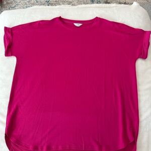 Crown and Ivy Women’s Hot Pink Shirt Sleeve top Size Large E46